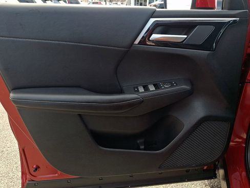 Used 2024 Mitsubishi Outlander SE image 15