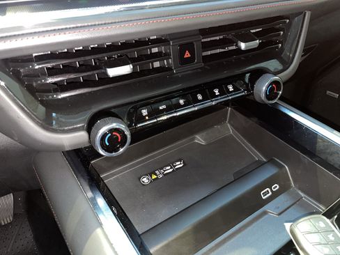 Used 2025 Chevrolet Tahoe RST w/ Comfort Package RWD image 32