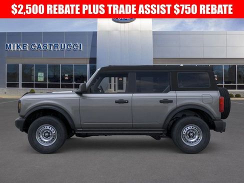 New 2025 Ford Bronco 4-Door image 3