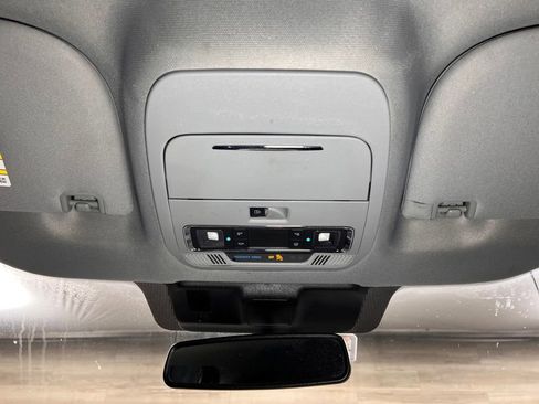 Used 2023 Ford F150 Lariat w/ Trailer Tow Package image 17