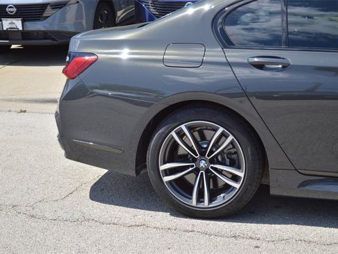 Used 2021 BMW 750i xDrive w/ M Sport Package image 8