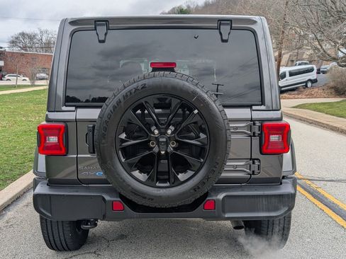 Used 2025 Jeep Wrangler Unlimited Sahara image 5