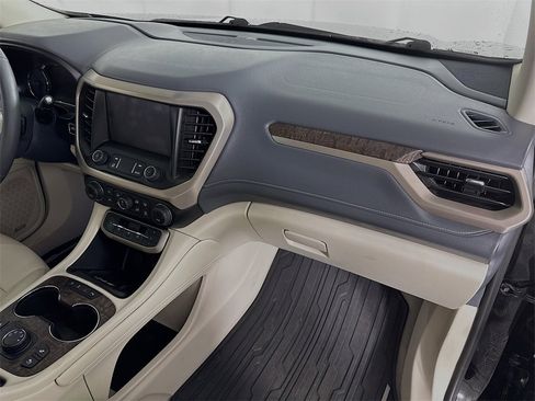 Used 2023 GMC Acadia Denali image 32