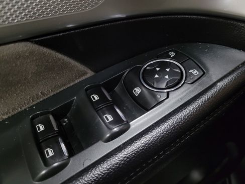 Used 2017 Ford Explorer XLT w/ Equipment Group 202A AWD/4WD image 27