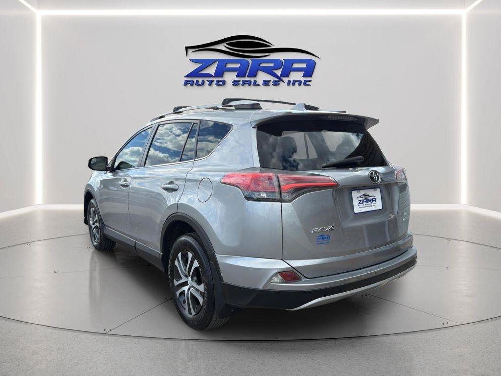 Used 2016 Toyota RAV4 LE AWD/4WD image 5