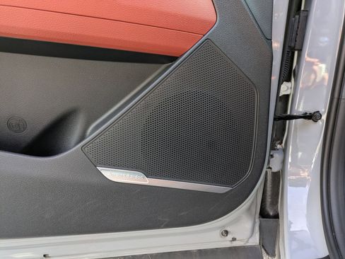 Used 2025 Kia Sportage SX image 16