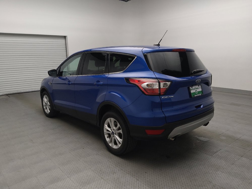 Used 2017 Ford Escape SE w/ SE Cold Weather Package FWD image 5