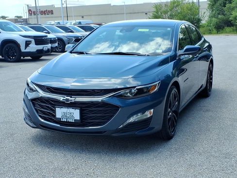 Used 2025 Chevrolet Malibu LT w/ Sport Edition FWD image 2