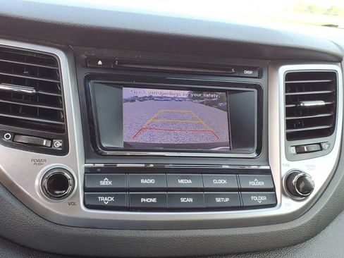 Used 2018 Hyundai Tucson SE w/ Cargo Package FWD image 3