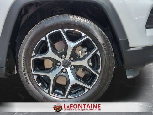 Used 2025 Jeep Compass Limited AWD/4WD image 32