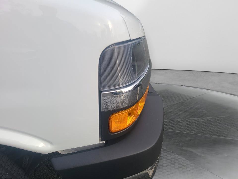 Used 2025 Chevrolet Express 2500 w/ Driver Convenience Package RWD image 24