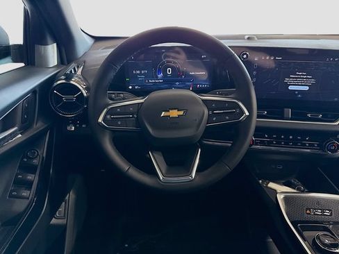 New 2026 Chevrolet Equinox LT w/ Convenience Package II FWD image 23