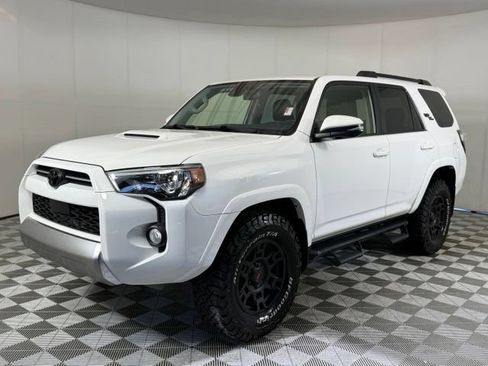 Used 2020 Toyota 4Runner TRD Off-Road Premium w/ Moonroof Package AWD/4WD image 3