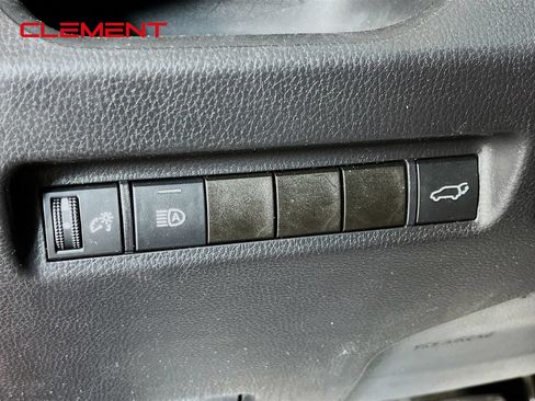 Used 2021 Toyota RAV4 XLE w/ Convenience Package FWD image 13
