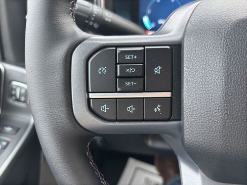 New 2026 Ford F250 Lariat w/ Black Appearance Package image 27