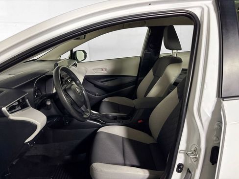 Used 2024 Toyota Corolla LE FWD image 11