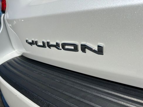 Used 2023 GMC Yukon AT4 w/ Technology Package AWD/4WD image 32