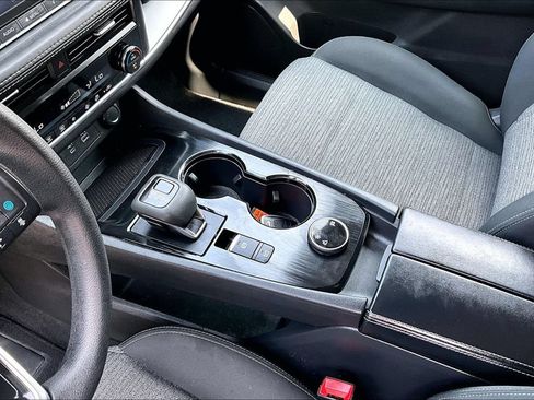 Used 2023 Nissan Rogue SV AWD/4WD image 18