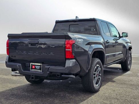 Used 2025 Toyota Tacoma TRD Sport image 6