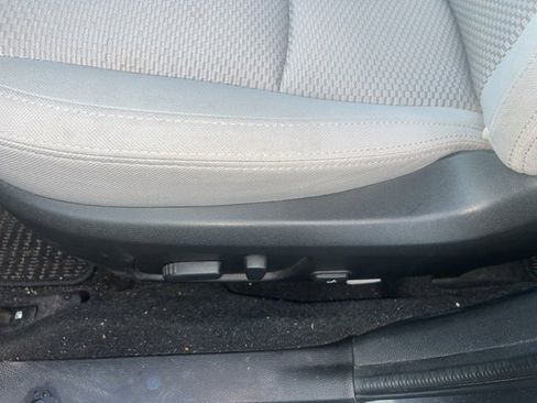 Used 2018 Subaru Forester 2.5i Premium w/ All-Weather Package image 9