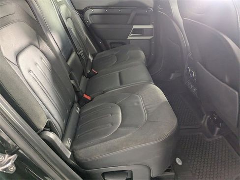 Used 2020 Land Rover Defender 110 SE image 31