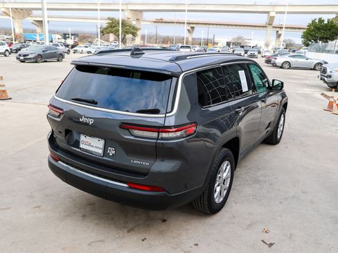 Used 2022 Jeep Grand Cherokee L Limited w/ Luxury Tech Group II image 7