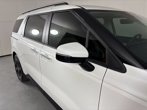 New 2026 Kia Carnival EX FWD image 12