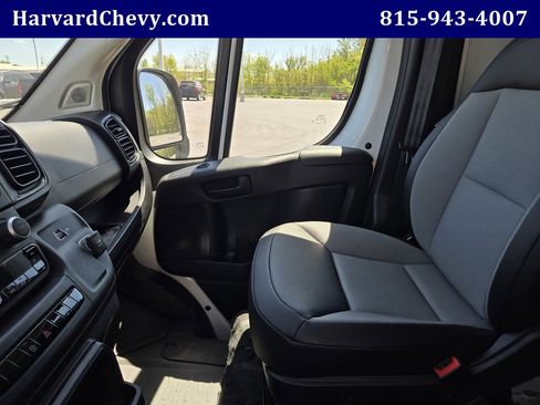 Used 2025 RAM ProMaster 2500 w/ Convenience Group FWD image 30