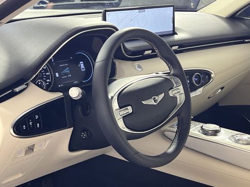 Used 2023 Genesis GV70 2.5T w/ Select Package image 16