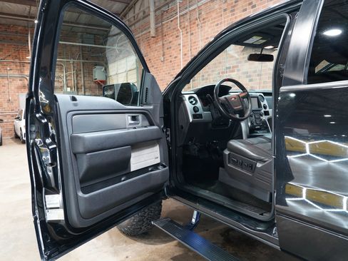 Used 2014 Ford F150 Raptor w/ Equipment Group 801A Luxury image 32