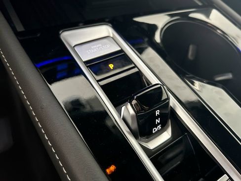 Certified 2025 Volkswagen Atlas Cross Sport SEL Premium R-Line image 34