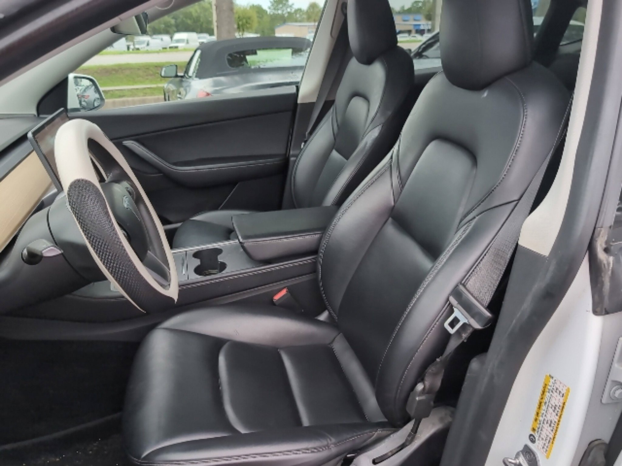 Used 2022 Tesla Model Y Long Range AWD/4WD image 9