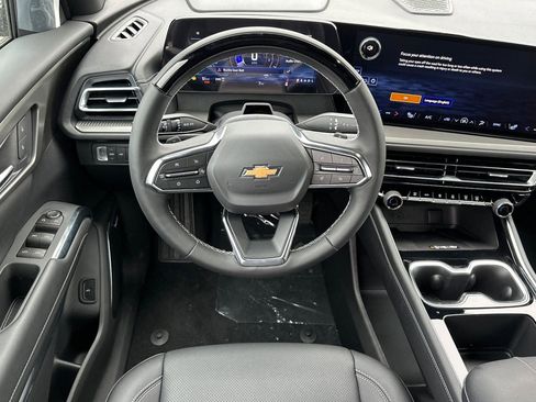 New 2025 Chevrolet Traverse LT w/ Enhanced Driving Package image 15