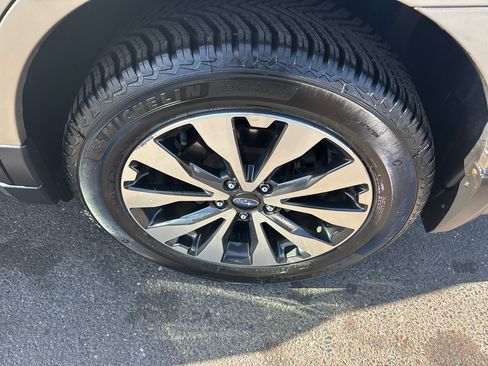 Used 2017 Subaru Outback 2.5i Limited image 25