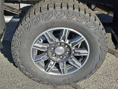 New 2026 GMC Sierra 1500 AT4 w/ Technology Package AWD/4WD image 7