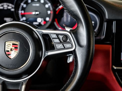 Used 2020 Porsche Cayenne AWD/4WD image 16