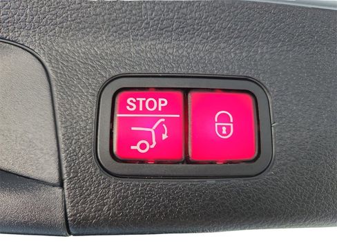 Used 2020 Mercedes-Benz GLS 450 4MATIC image 32