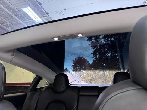 Used 2019 Tesla Model 3 Mid Range RWD image 23