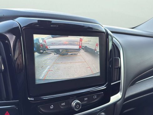 Used 2019 Chevrolet Traverse LT FWD image 16