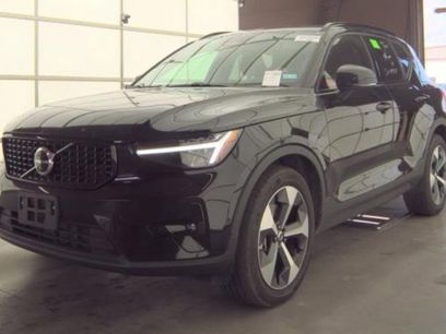Used 2025 Volvo XC40 B5 Plus