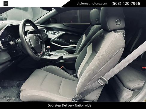Used 2018 Chevrolet Camaro SS RWD image 70