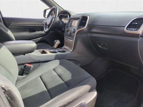 Used 2017 Jeep Grand Cherokee Laredo w/ Quick Order Package 2BE image 22