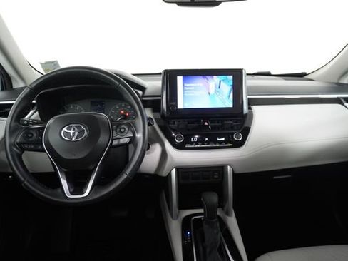 Used 2023 Toyota Corolla Cross LE FWD image 35