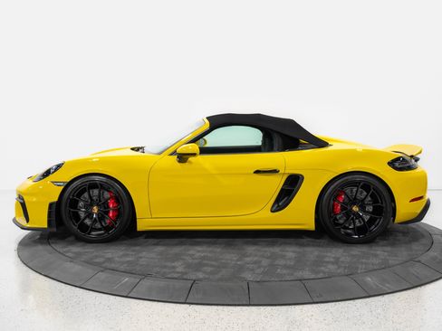 Used 2022 Porsche 718 Boxster Spyder RWD image 16