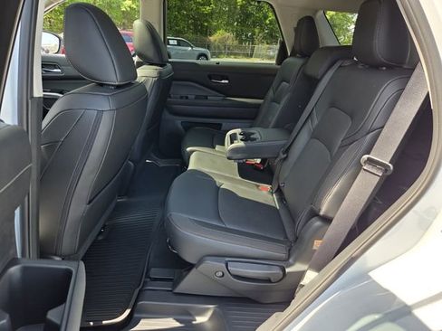New 2026 Nissan Pathfinder SL FWD image 10