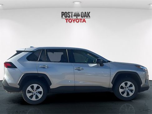 Used 2024 Toyota RAV4 LE image 8