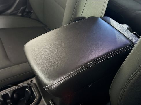 Used 2018 Jeep Wrangler Unlimited Sahara image 18