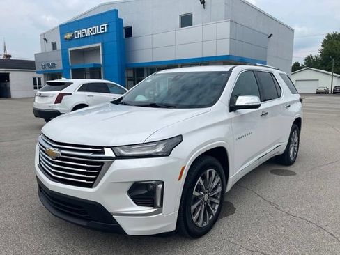 Used 2023 Chevrolet Traverse Premier AWD/4WD image 2