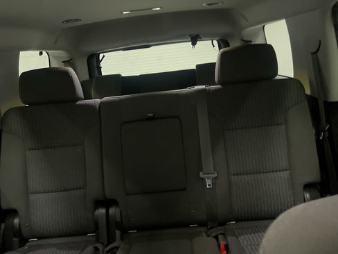 Used 2018 GMC Yukon SLE w/ SLE Value Package image 11