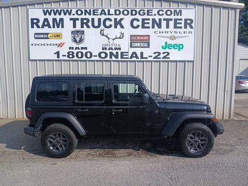 Used 2024 Jeep Wrangler Unlimited Sport AWD/4WD image 2